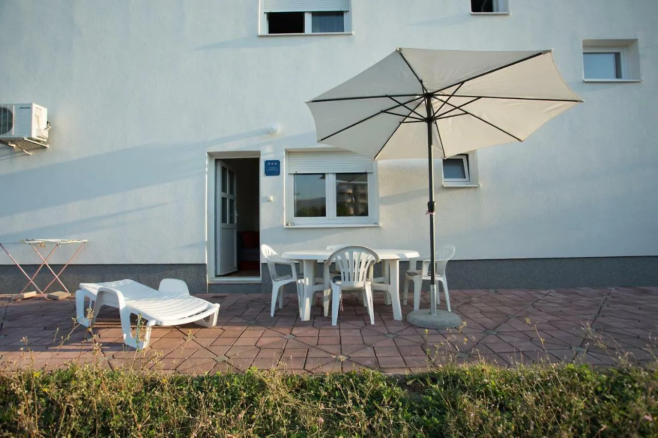 Beach Studio Apartment Ivan Kaštela 0*,