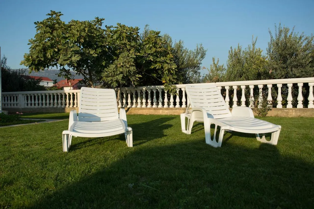 Beach Studio Apartment Ivan Kastela